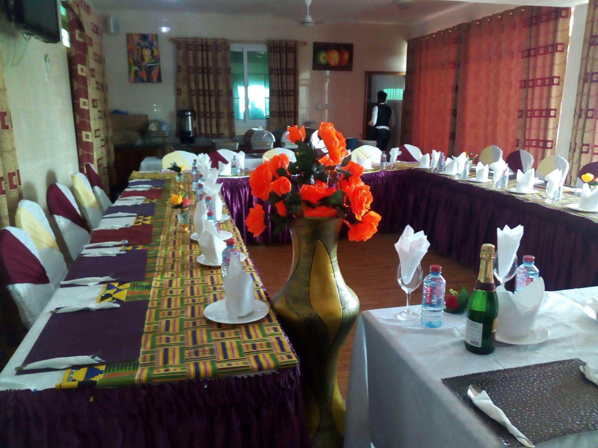 Grand Star Hotel North Legon Екстериор снимка
